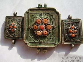 蒙古族的银饰品